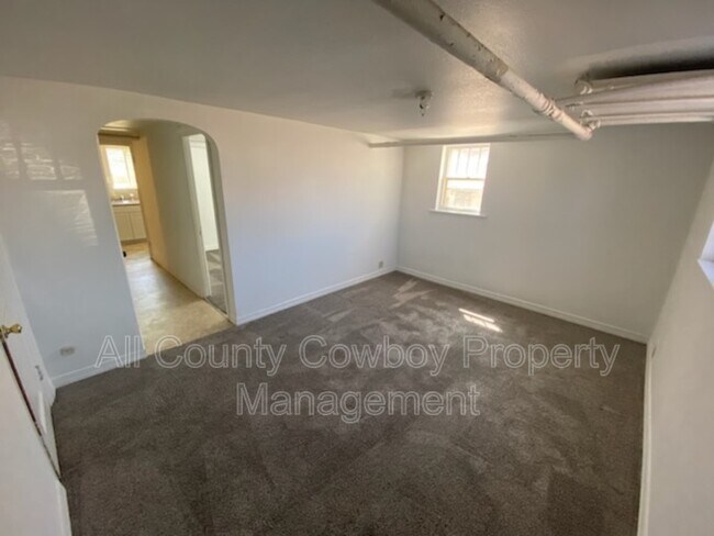 Building Photo - 769 N 8th St