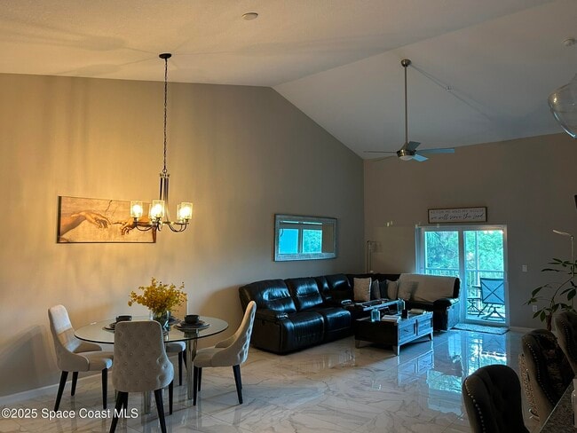 Building Photo - 3931 Playa Del Sol Dr