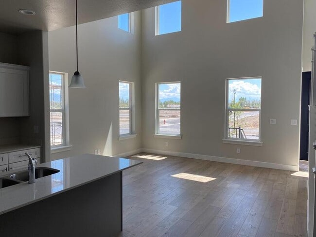 Building Photo - 3742 Canyon Falls Dr