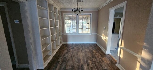 Foto del edificio - 3774 Maclamar Rd