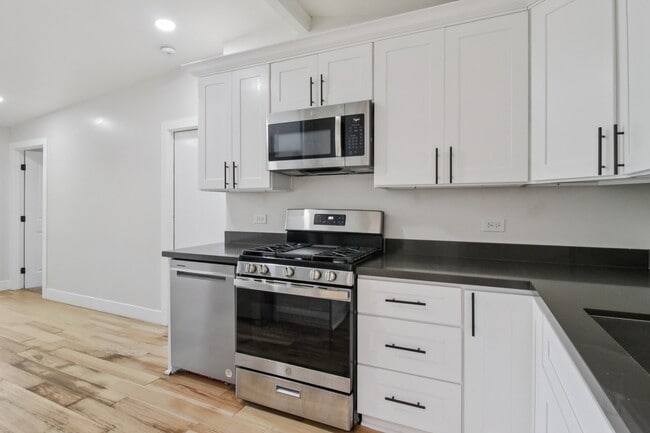 Foto del edificio - 30 Bloomfield Rd