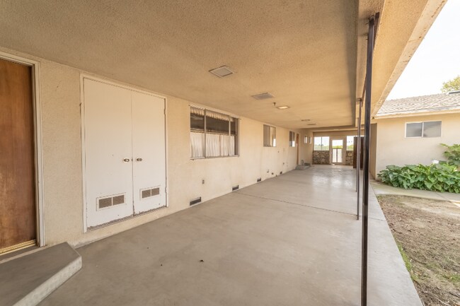 Foto del edificio - 42423 Rd 56