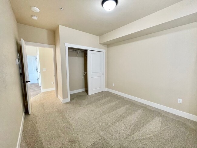 Building Photo - Grant Creek Village Apartments
