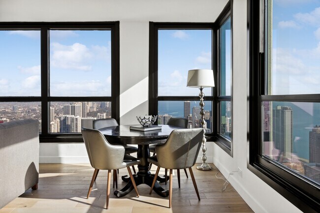 Foto del edificio - 1030 N State St