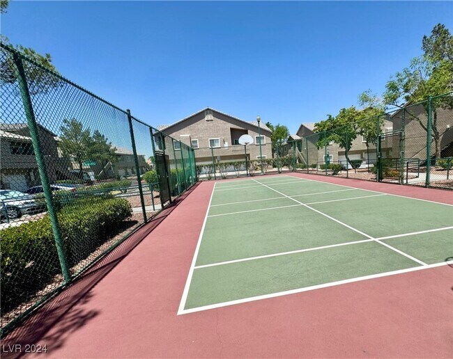 Foto del edificio - 2052 Turquoise Ridge St