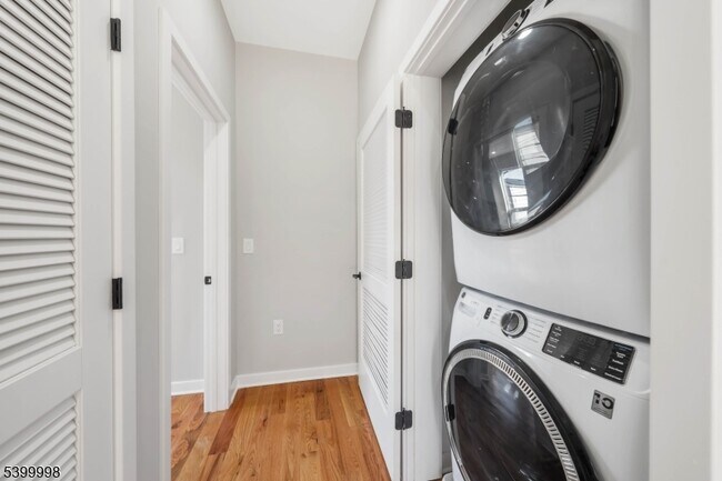 Foto del edificio - 108 Fleming Ave