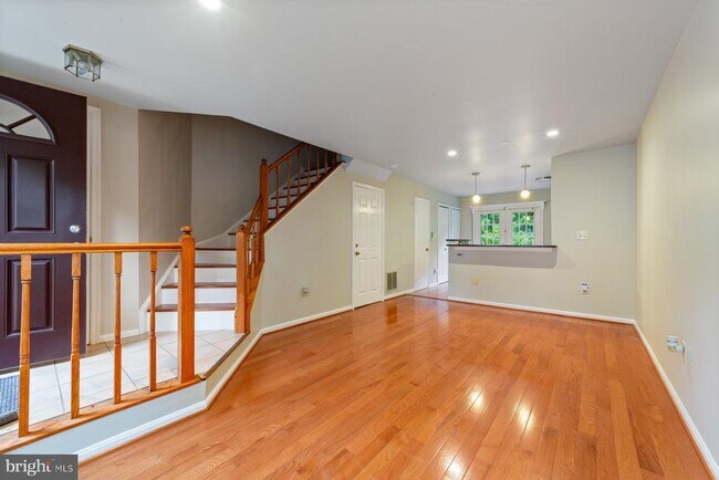 Foto del edificio - 6474 Brick Hearth Ct