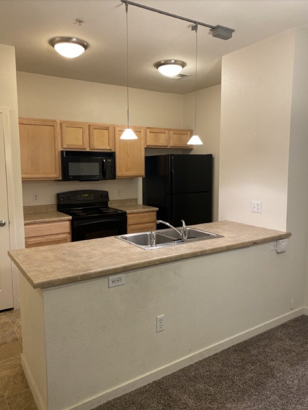 Convenient and Spacious 2BR/2BA in Park Hill of Denver - Convenient and Spacious 2BR/2BA in Park Hill of Denver