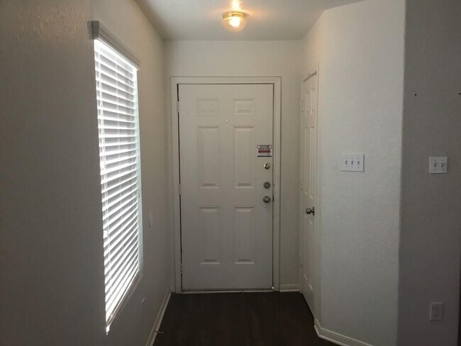 Building Photo - 10606 Solera Ln