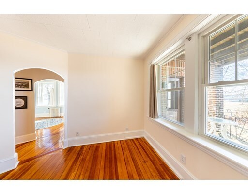 Building Photo - 138 Main St