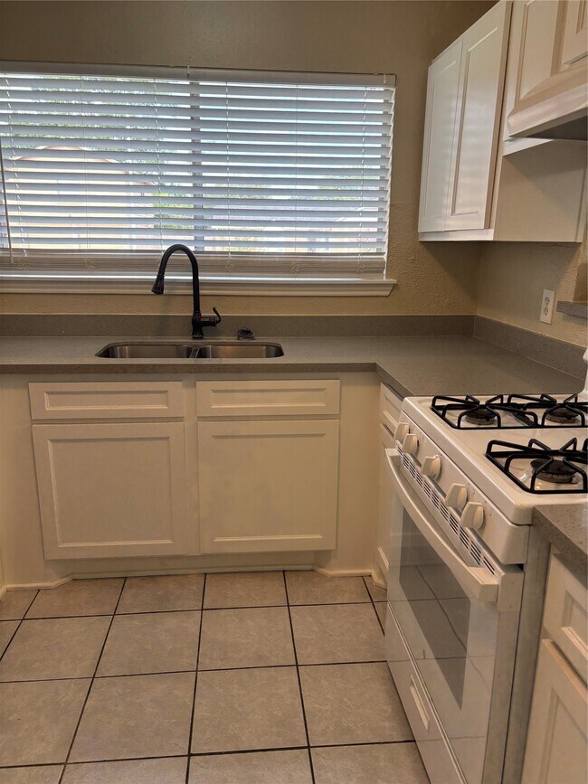 Foto del edificio - 1726 Oakwell Ln