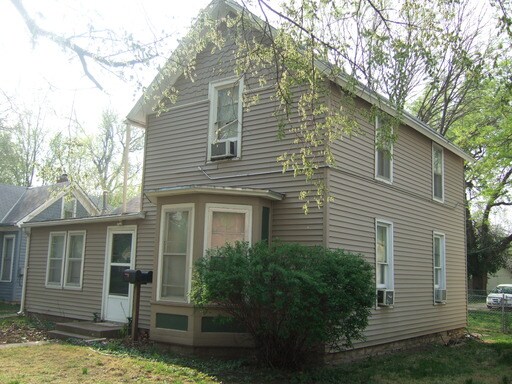 Building Photo - 527 Laramie St