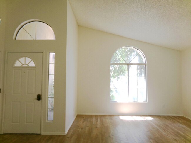 Foto del edificio - 4829 W Forest Oaks Ave