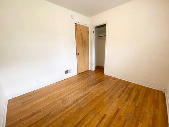 Foto del edificio - 5 Bedroom in North Fargo
