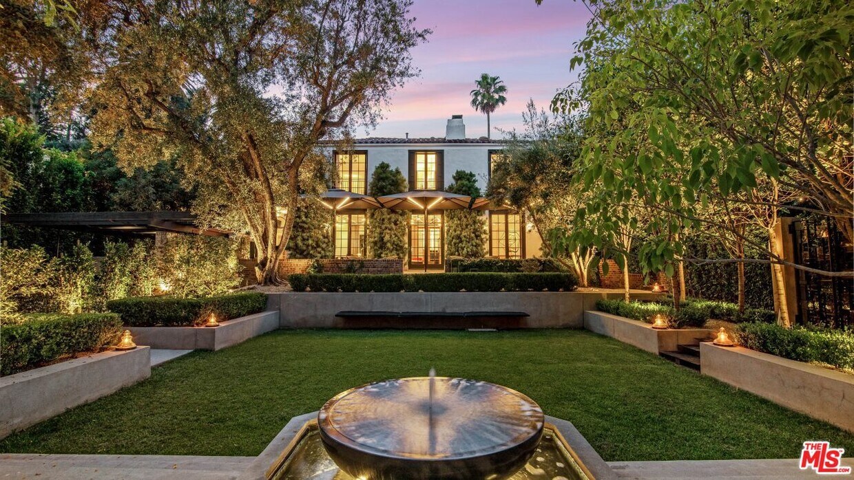 Foto principal - 7065 Hillside Ave