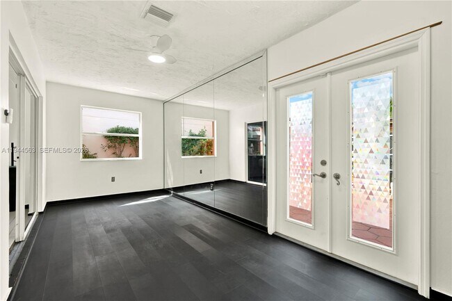 Foto del edificio - 14643 SW 51st St