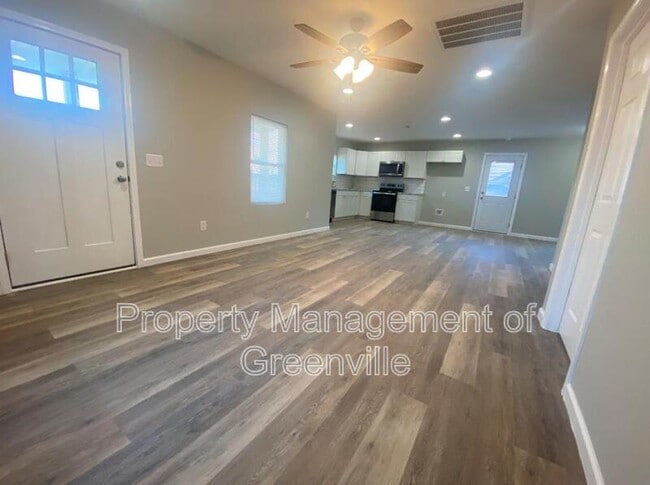 Photo - 104 Durham St House