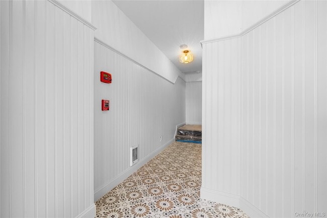 Foto del edificio - 584 E Main St