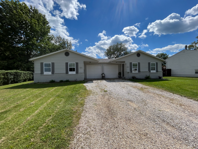 Building Photo - 1456 Cecil Dr