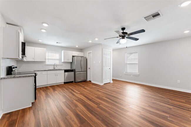 Foto del edificio - 8617 Clarington St