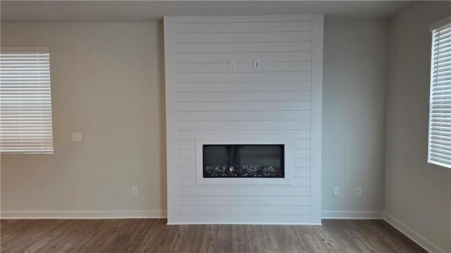 Foto del edificio - 1704 Harper Lily Ln
