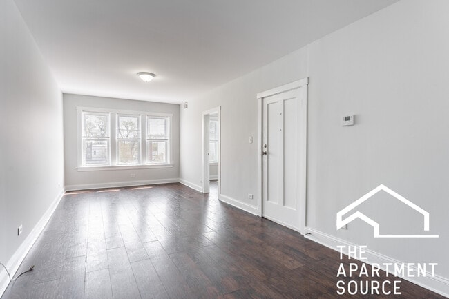 Foto del edificio - 4876 W Armitage Ave