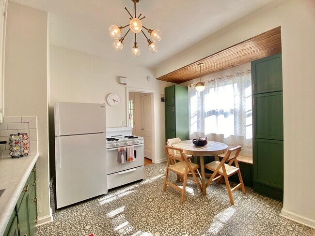 Foto del edificio - 1330 S 48th St