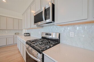 Building Photo - 2430 Dewford Fls Dr