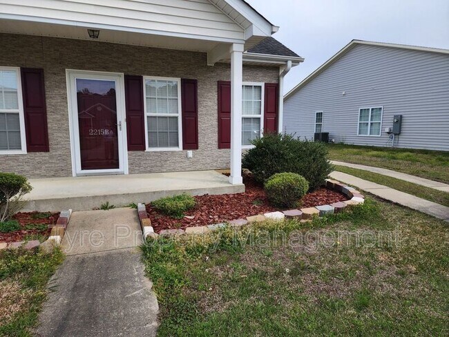 Building Photo - 2215 Brookville Dr