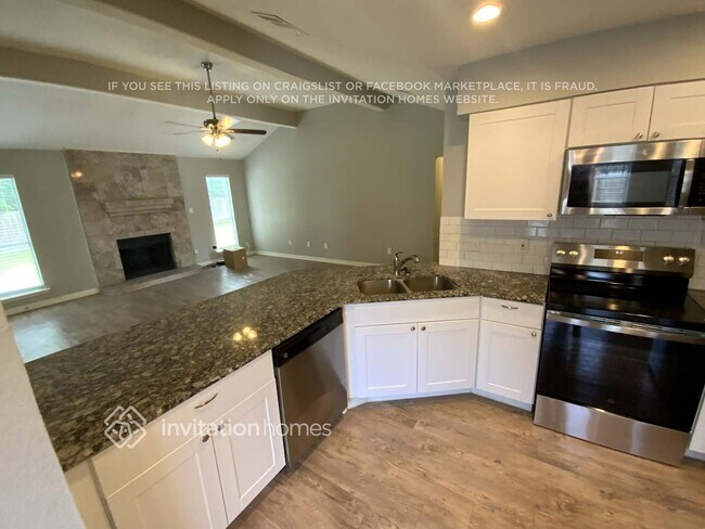 Building Photo - 653 Lemon Dr