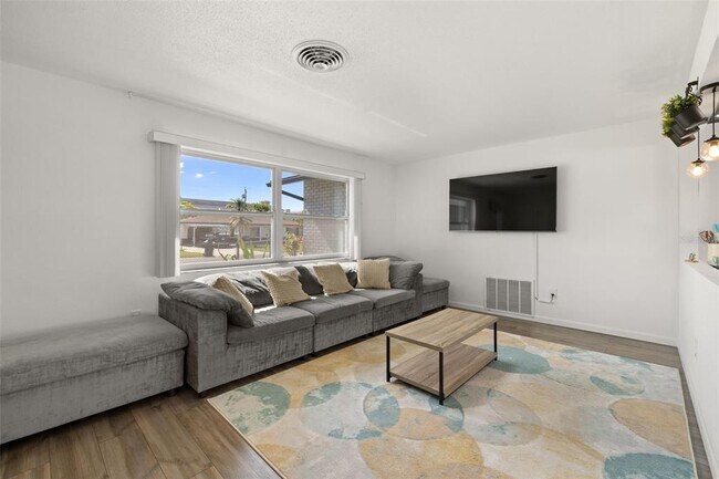 Foto del edificio - 3790 60th St N