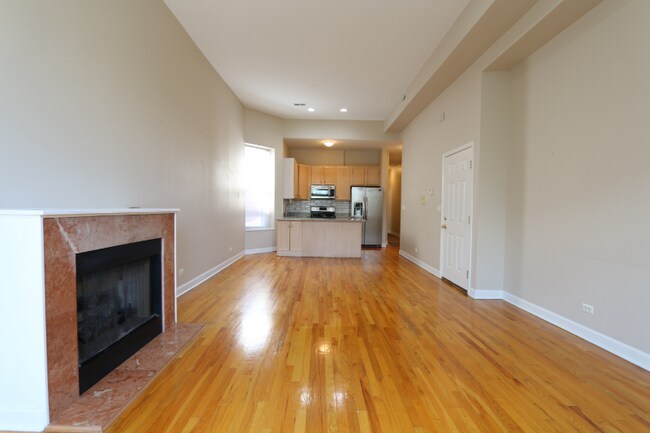 Building Photo - 3144 S Prairie Ave