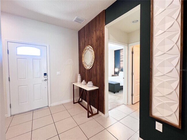 Foto del edificio - 2442 Dubai St