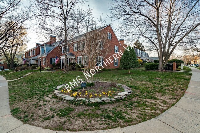 Building Photo - 4701 31st St S