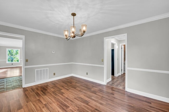 Building Photo - 1609 Chickasaw Dr