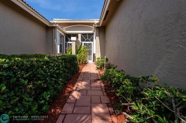 Foto del edificio - 5859 Grand Harbour Cir