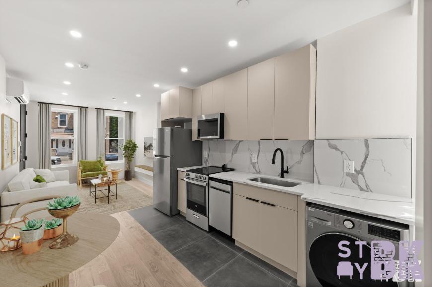 Foto principal - 2 bedroom in RIDGEWOOD NY 11385
