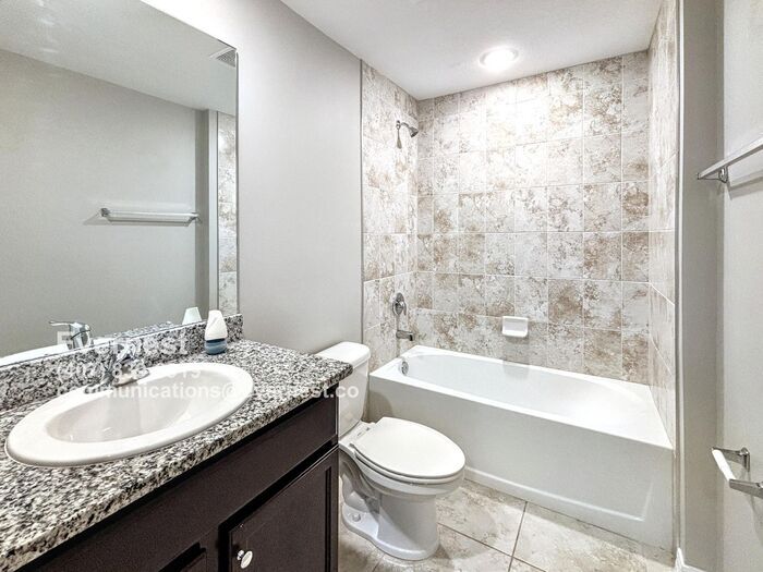 Foto principal - 795 Carousel St SE