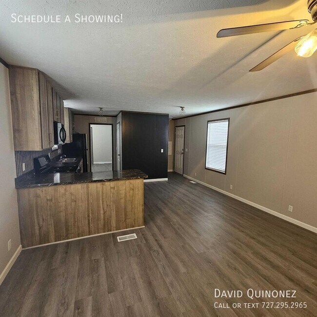 Foto del edificio - 5705 Heather View Ln