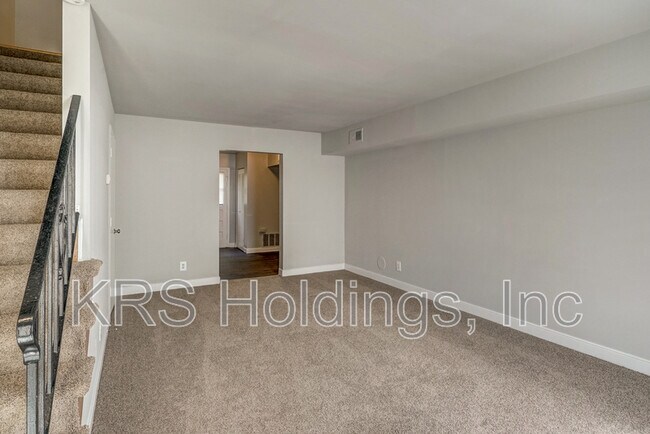 Foto del edificio - 5244 Goolsby Ct