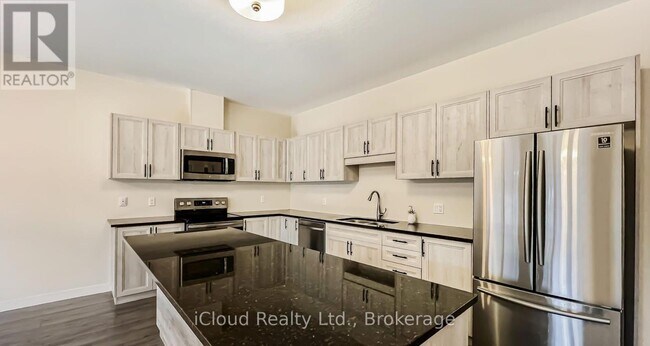 Building Photo - 28 Grey Fox Ln