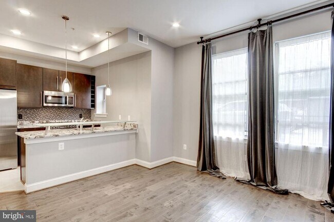 Foto del edificio - 1333 Euclid St NW