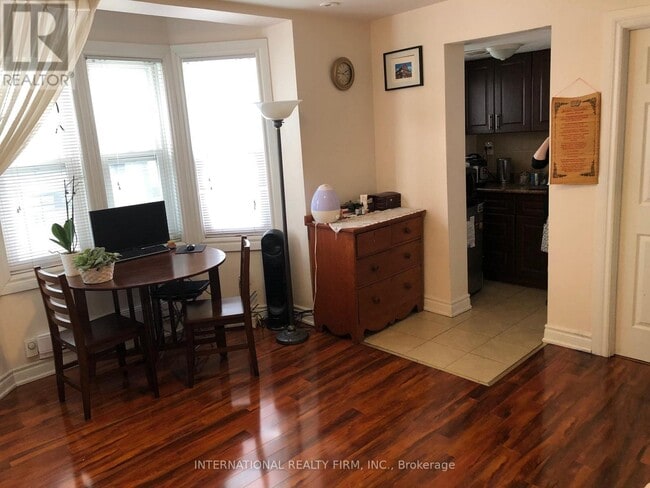 Photo du bâtiment - 197 Dundas St E