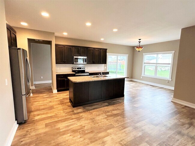 Foto del edificio - 13221 Hawks View Blvd