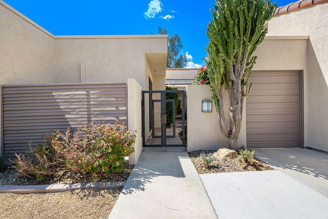 Building Photo - 829 Inverness Dr