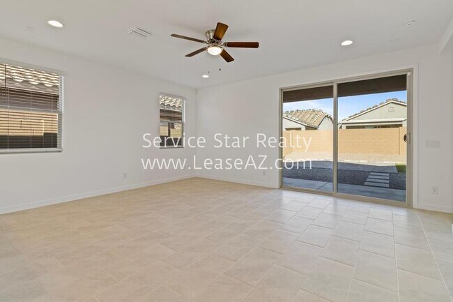 Building Photo - 24700 N 170th Dr