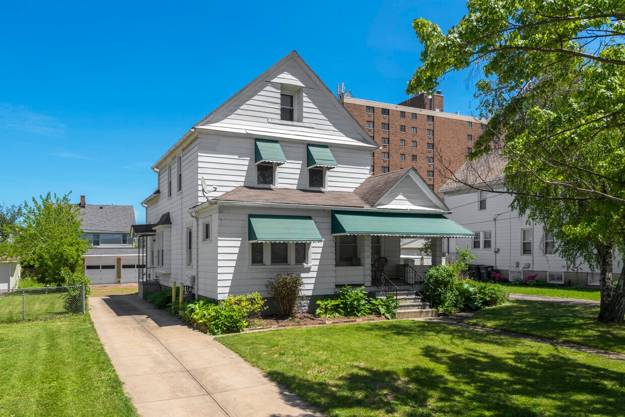 Foto principal - 1631 Lakewood Ave