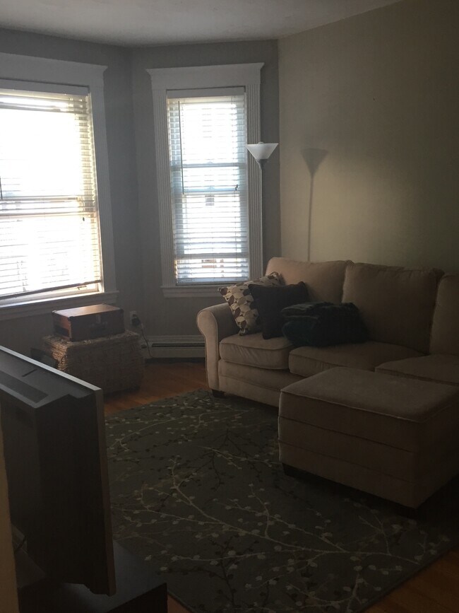 Foto del edificio - 931 E 4th St