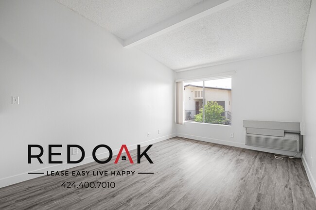 Building Photo - 201 Columbia St