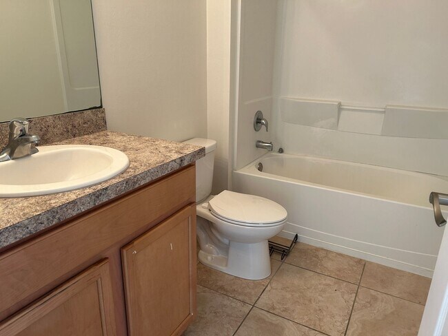 Building Photo - 1123 SW 40th Terrace